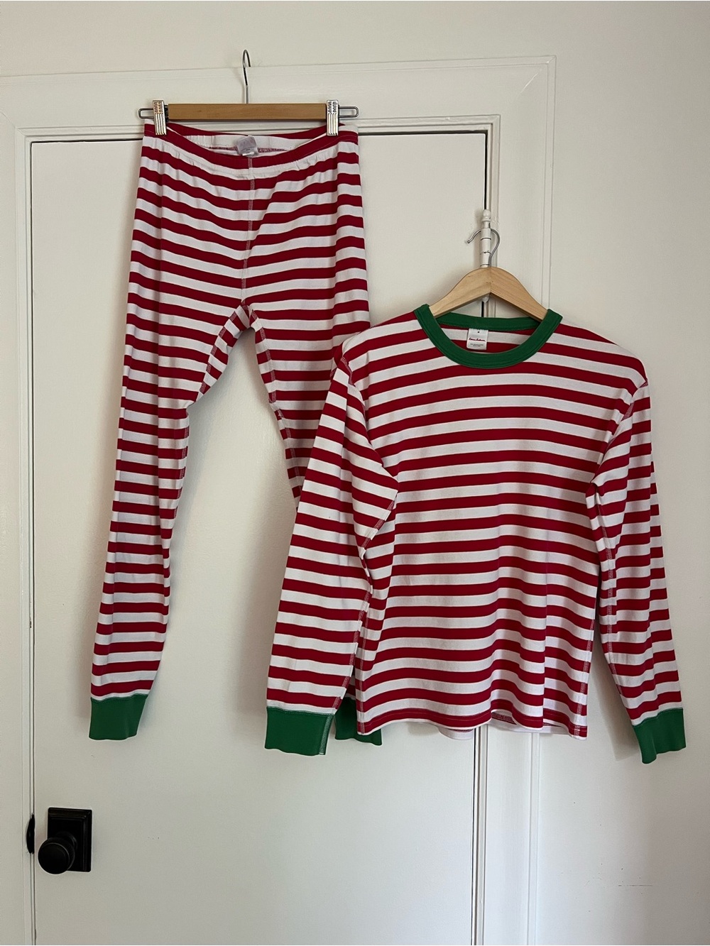 Hanna Andersson Adult Unisex Long John Pajamas, Christmas stripe size medium